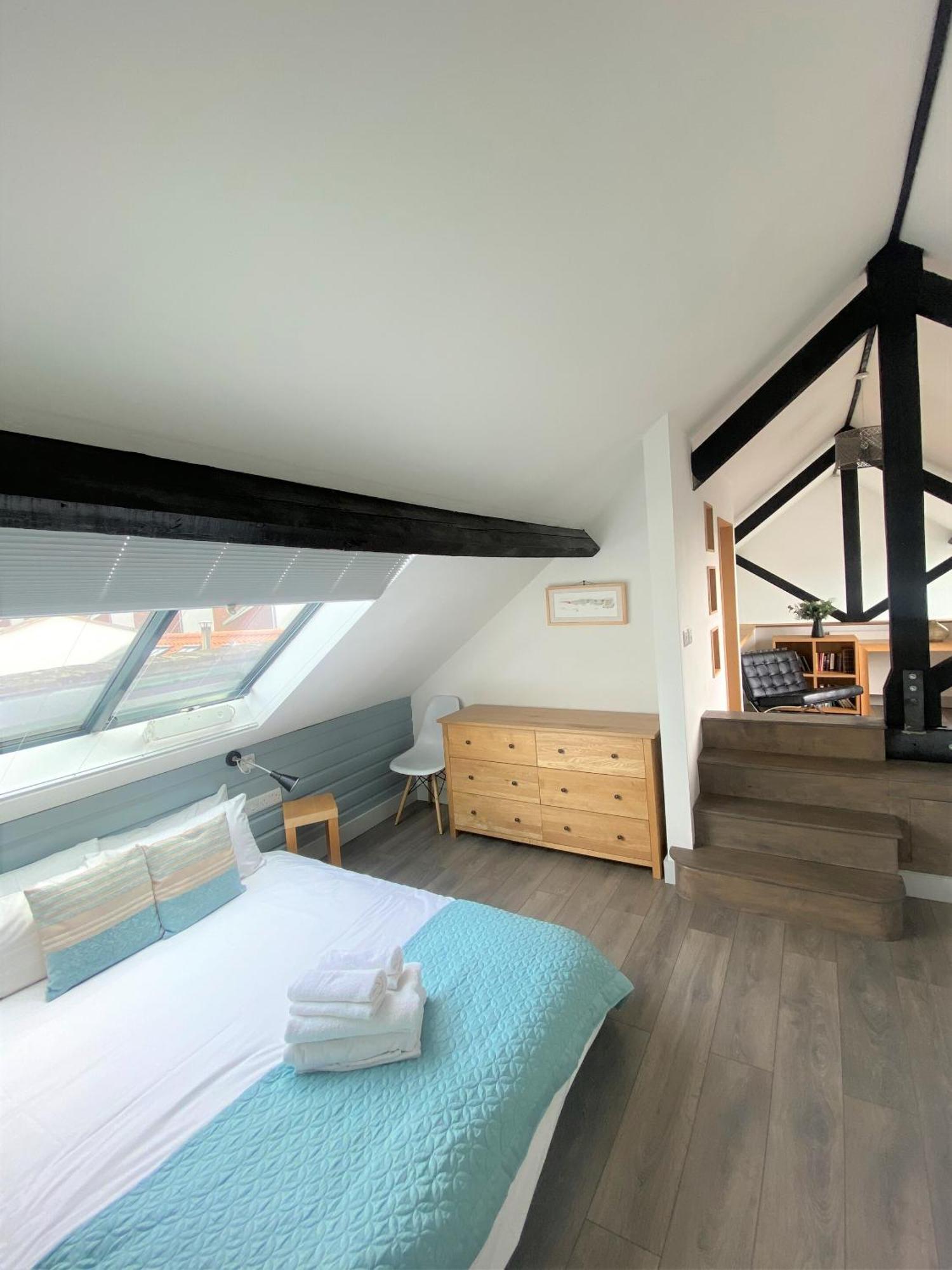 The Old Coach House: Luxury Harbourside Apartment Bristol Chambre photo