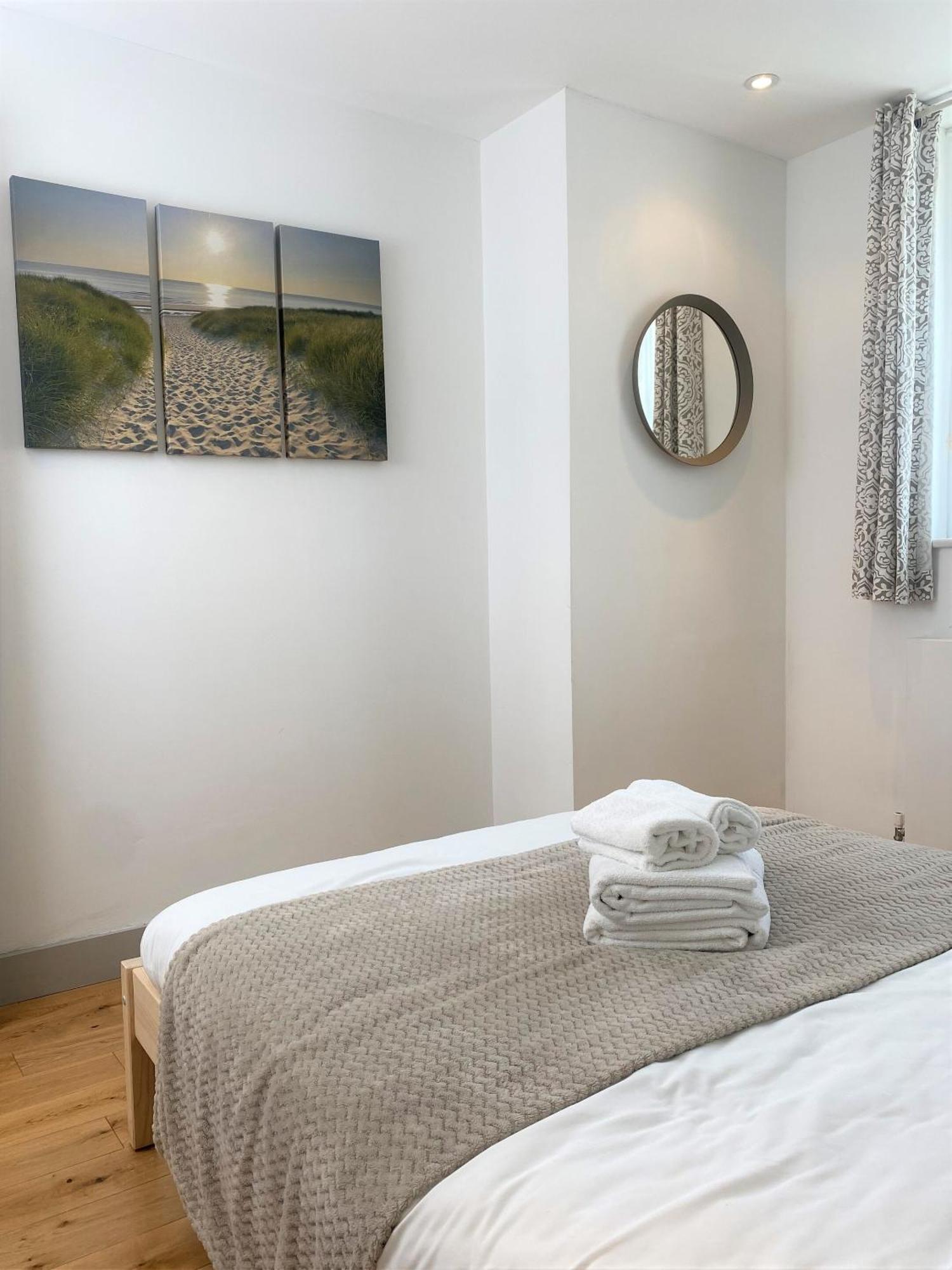 The Old Coach House: Luxury Harbourside Apartment Bristol Chambre photo