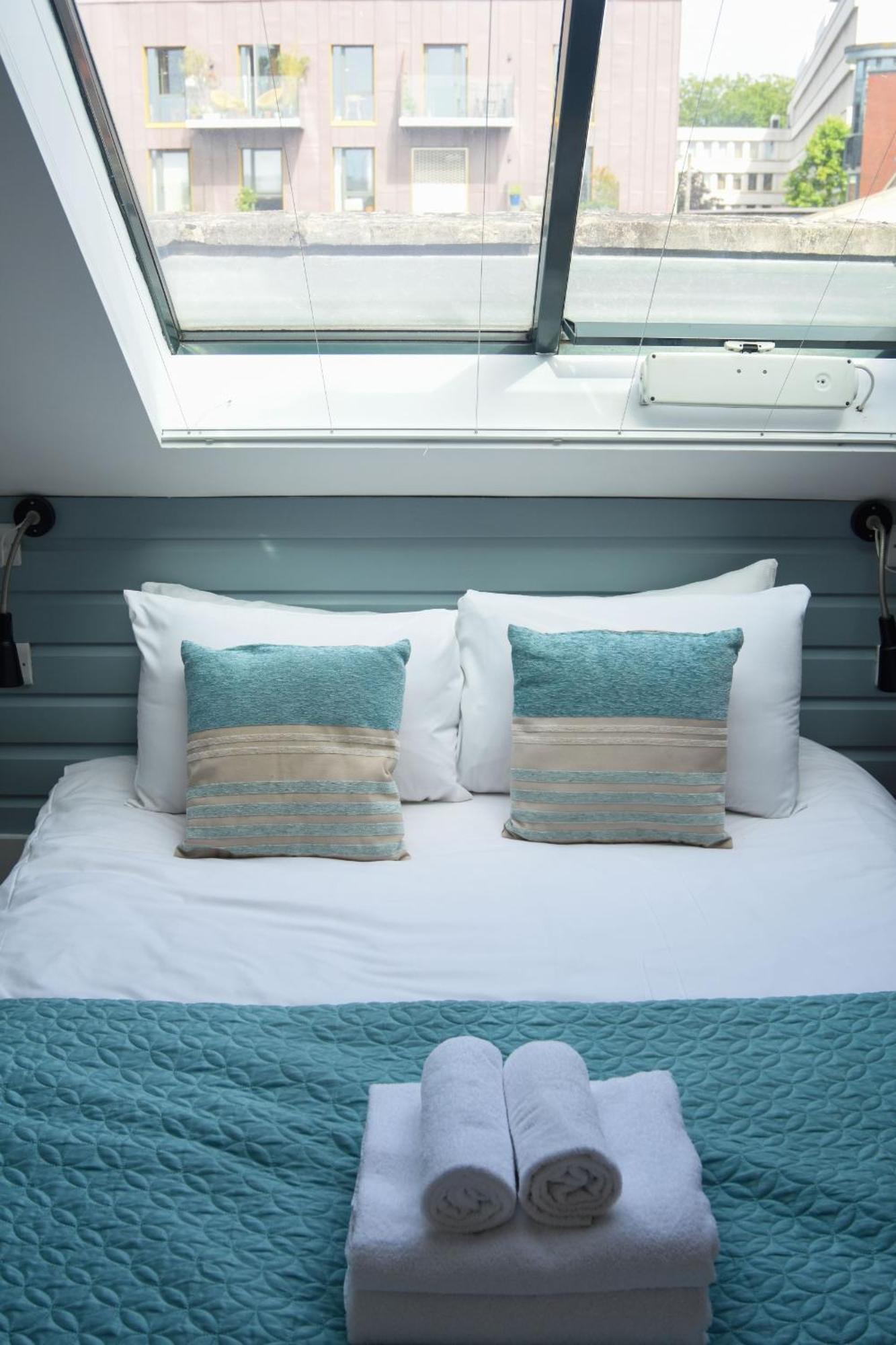 The Old Coach House: Luxury Harbourside Apartment Bristol Extérieur photo